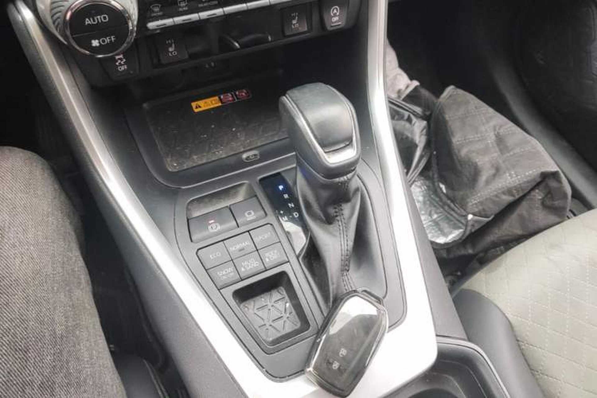 Used Toyota RAV4 2023 2.0L CVT 4x4 Explorer Plus Edition Gear Lever