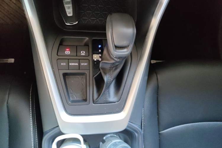 Used Toyota RAV4 2023 2.0L CVT Two-Wheel Drive Urban Edition Gear Lever