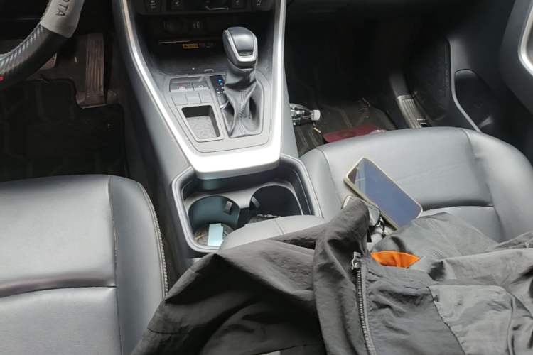 Used Toyota RAV4 2023 2.0L CVT Two-Wheel Drive Fashion Plus Edition Gear Lever