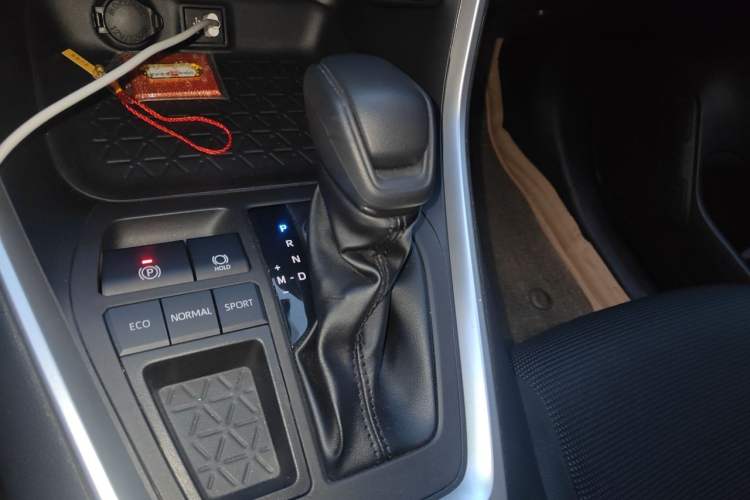 Used Toyota RAV4 2023 2.0L CVT Two-Wheel Drive Urban Edition Gear Lever