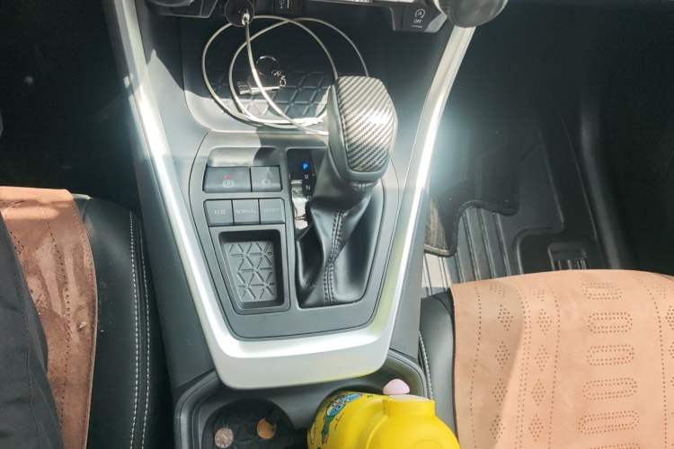 Used Toyota RAV4 2023 2.0L CVT Two-Wheel Drive Urban Edition Gear Lever