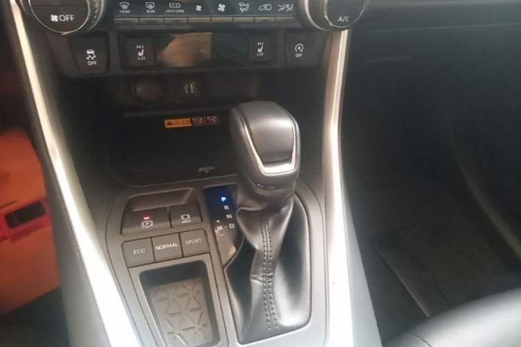 Used Toyota RAV4 2023 2.0L CVT Two-Wheel Drive Fashion Plus Edition Gear Lever