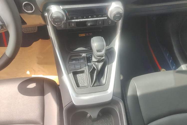 Used Toyota RAV4 2023 2.0L CVT Two-Wheel Drive Fashion Plus Edition Gear Lever
