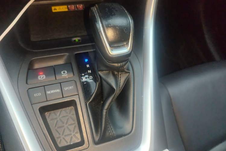 Used Toyota RAV4 2023 2.0L CVT Two-Wheel Drive 20th Anniversary Platinum Edition Gear Lever