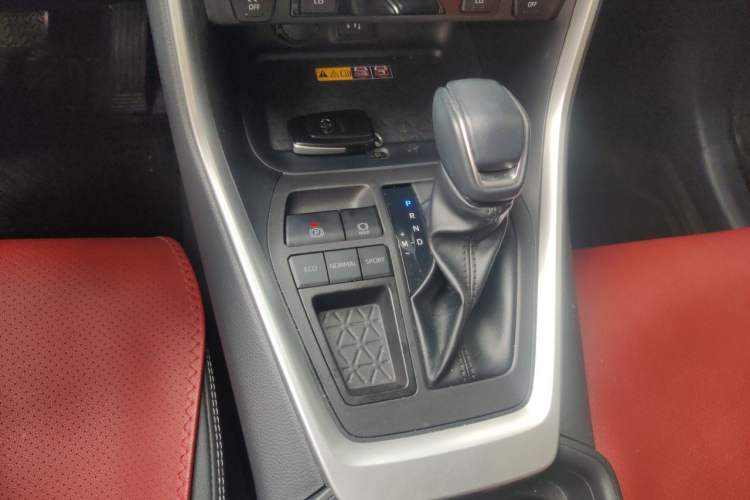 Used Toyota RAV4 2023 2.0L CVT Two-Wheel Drive Fashion Plus Edition Gear Lever
