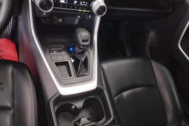Used Toyota RAV4 2023 2.0L CVT Two-Wheel Drive Urban Edition Gear Lever