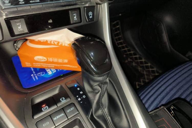 Used Toyota RAV4 2023 2.0L CVT Two-Wheel Drive Fashion Plus Edition Gear Lever