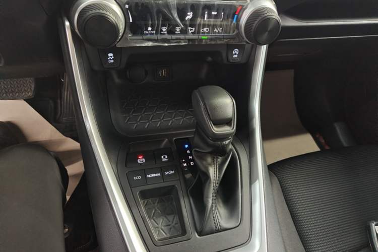 Used Toyota RAV4 2023 2.0L CVT Two-Wheel Drive Urban Edition Gear Lever