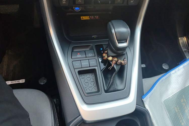 Used Toyota RAV4 2023 2.0L CVT Two-Wheel Drive 20th Anniversary Platinum Edition Gear Lever
