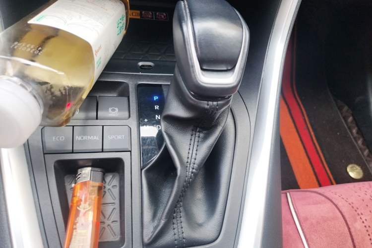 Used Toyota RAV4 2023 2.0L CVT Two-Wheel Drive Fashion Plus Edition Gear Lever