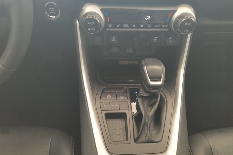 Used Toyota RAV4 2023 2.0L CVT Two-Wheel Drive Fashion Plus Edition Gear Lever