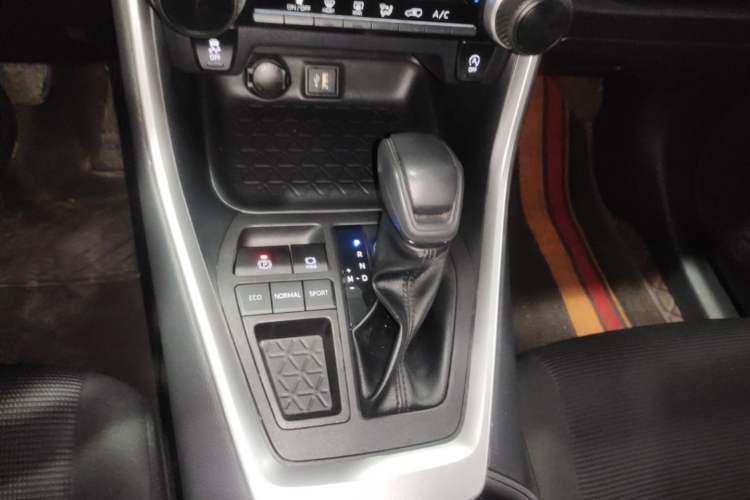 Used Toyota RAV4 2023 2.0L CVT Two-Wheel Drive Urban Edition Gear Lever