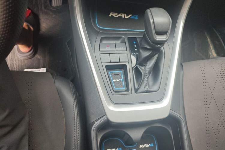 Used Toyota RAV4 2023 2.0L CVT Two-Wheel Drive Urban Edition Gear Lever