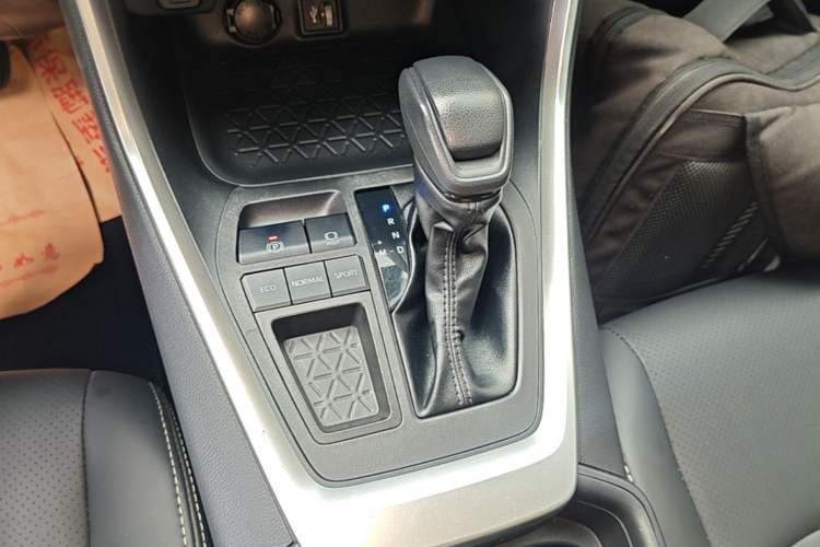 Used Toyota RAV4 2023 2.0L CVT Two-Wheel Drive Urban Edition Gear Lever