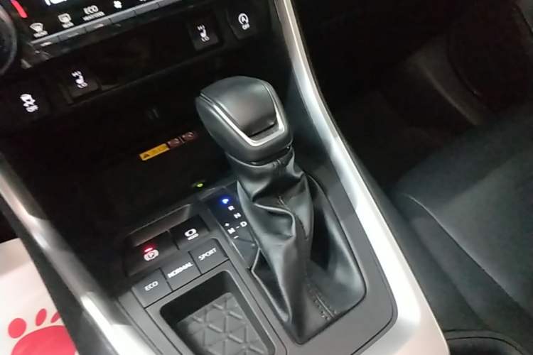 Used Toyota RAV4 2023 2.0L CVT Two-Wheel Drive 20th Anniversary Platinum Edition Gear Lever