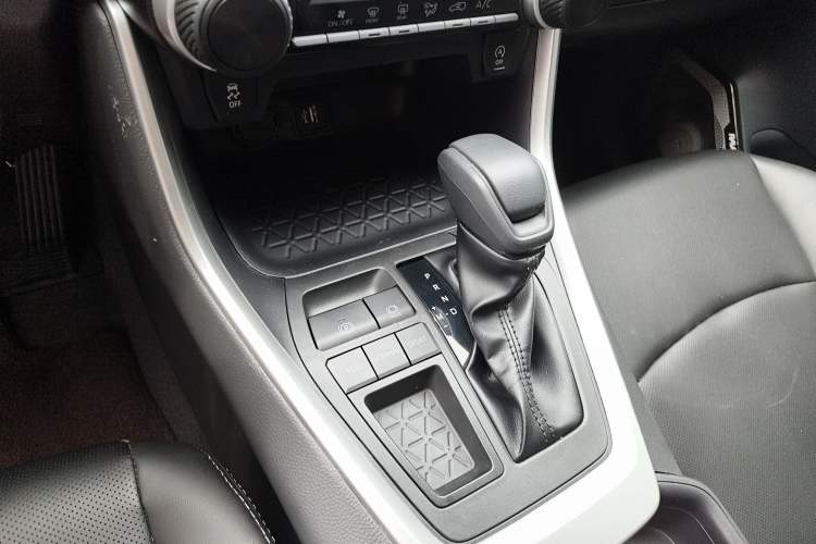 Used Toyota RAV4 2023 2.0L CVT Two-Wheel Drive Urban Edition Gear Lever