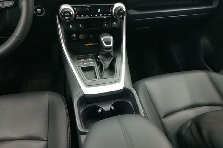 Used Toyota RAV4 2023 2.0L CVT Two-Wheel Drive Fashion Plus Edition Gear Lever