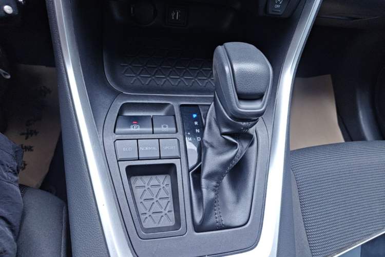Used Toyota RAV4 2023 2.0L CVT Two-Wheel Drive Urban Edition Gear Lever