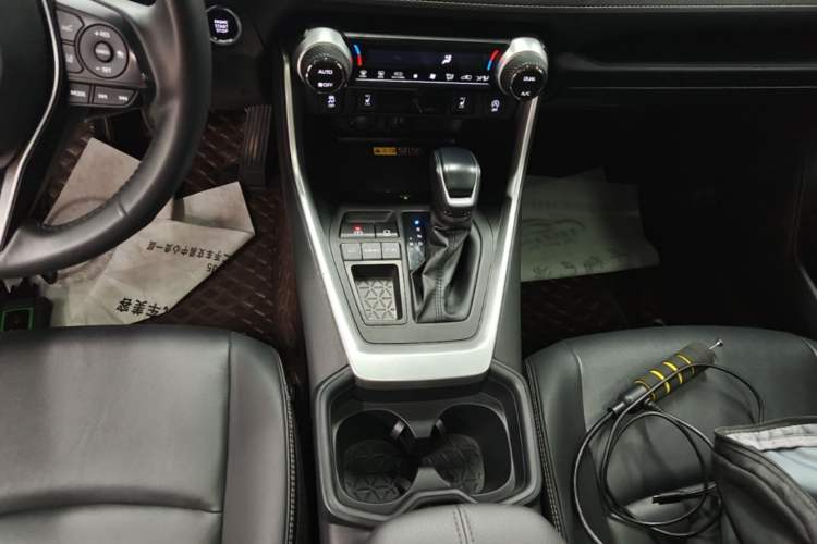 Used Toyota RAV4 2023 2.0L CVT Two-Wheel Drive Fashion Plus Edition Gear Lever