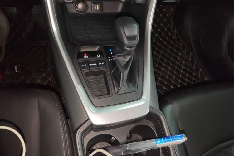 Used Toyota RAV4 2023 2.0L CVT Two-Wheel Drive Urban Edition Gear Lever