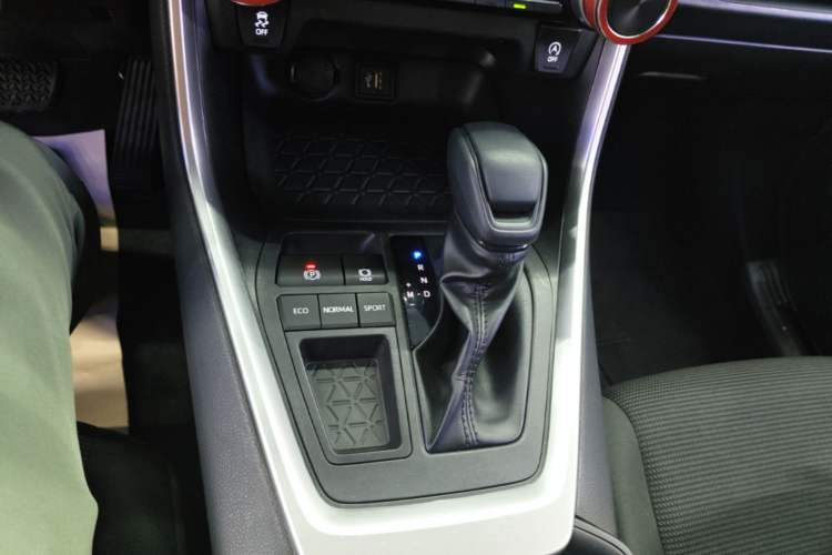 Used Toyota RAV4 2023 2.0L CVT Two-Wheel Drive Urban Edition Gear Lever