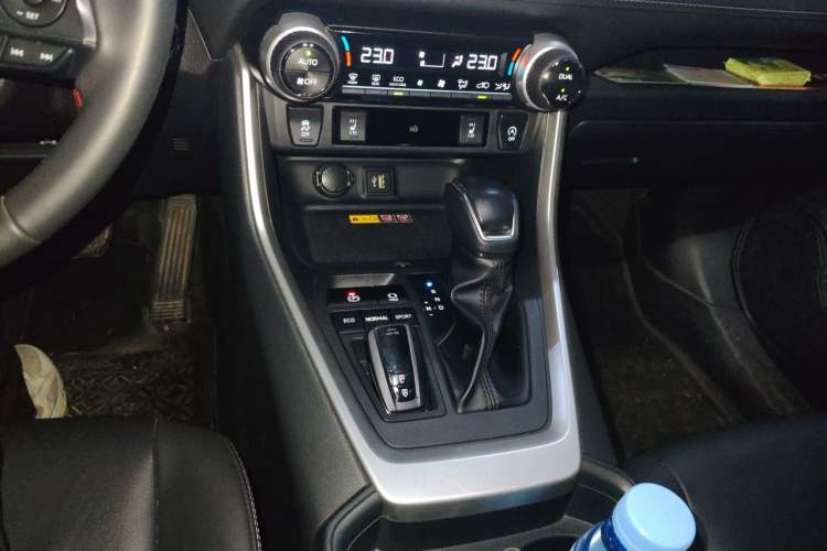 Used Toyota RAV4 2023 2.0L CVT Two-Wheel Drive 20th Anniversary Platinum Edition Gear Lever
