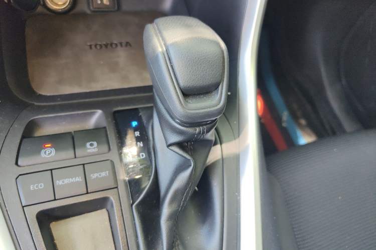 Used Toyota RAV4 2023 2.0L CVT Two-Wheel Drive Urban Edition Gear Lever