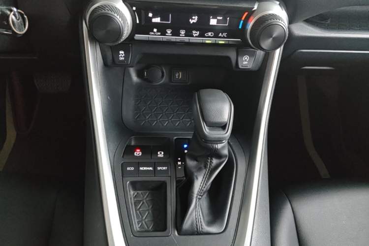 Used Toyota RAV4 2023 2.0L CVT Two-Wheel Drive Urban Edition Gear Lever