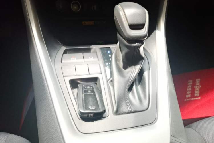 Used Toyota RAV4 2023 2.0L CVT Two-Wheel Drive Fashion Edition Gear Lever