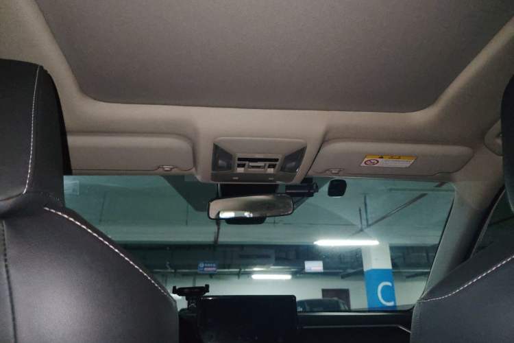 Used Toyota RAV4 2023 2.0L CVT Two-Wheel Drive Fashion Plus Edition Headliner