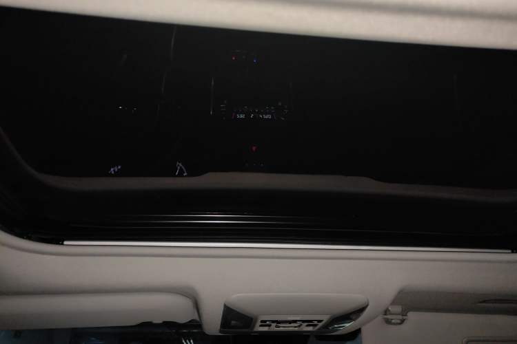 Used Toyota RAV4 2023 2.0L CVT Two-Wheel Drive Fashion Edition Headliner