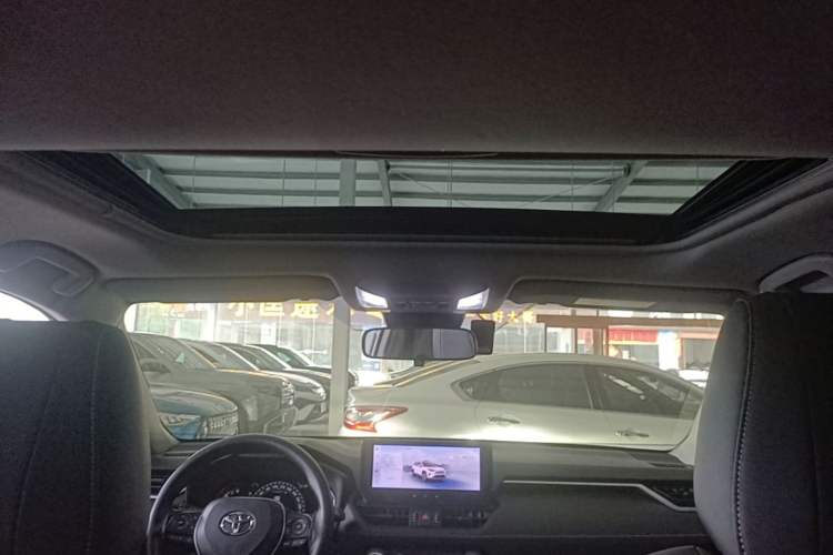 Used Toyota RAV4 2023 2.0L CVT Two-Wheel Drive Fashion Edition Headliner