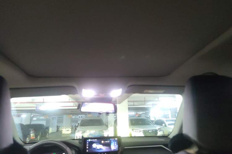 Used Toyota RAV4 2023 2.0L CVT Two-Wheel Drive Fashion Plus Edition Headliner