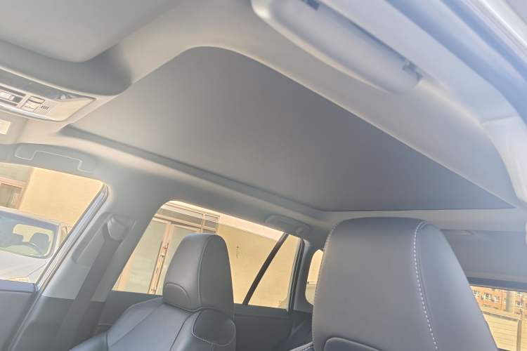 Used Toyota RAV4 2023 2.0L CVT Two-Wheel Drive Fashion Plus Edition Headliner