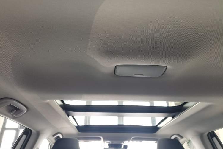 Used Toyota RAV4 2023 2.0L CVT Two-Wheel Drive Fashion Plus Edition Headliner