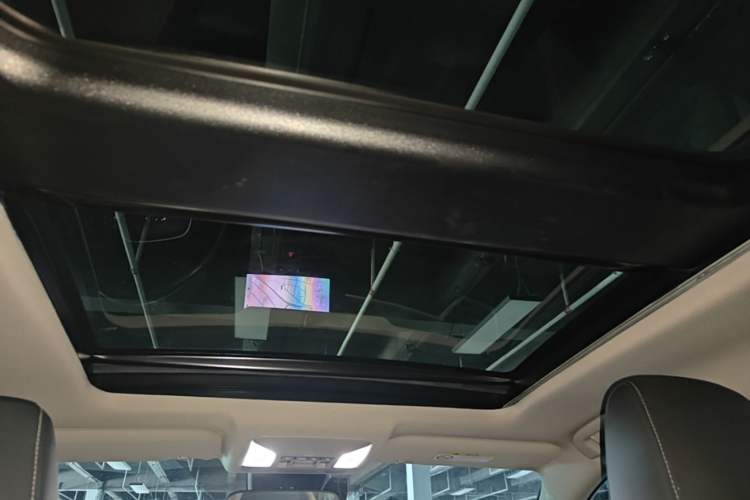 Used Toyota RAV4 2023 2.0L CVT Two-Wheel Drive Fashion Plus Edition Headliner