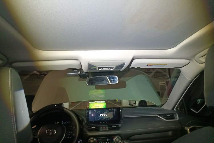 Used Toyota RAV4 2023 2.0L CVT Two-Wheel Drive Fashion Plus Edition Headliner