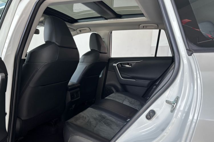 Used Toyota RAV4 2023 2.0L CVT 4x4 Explorer Plus Edition Headliner