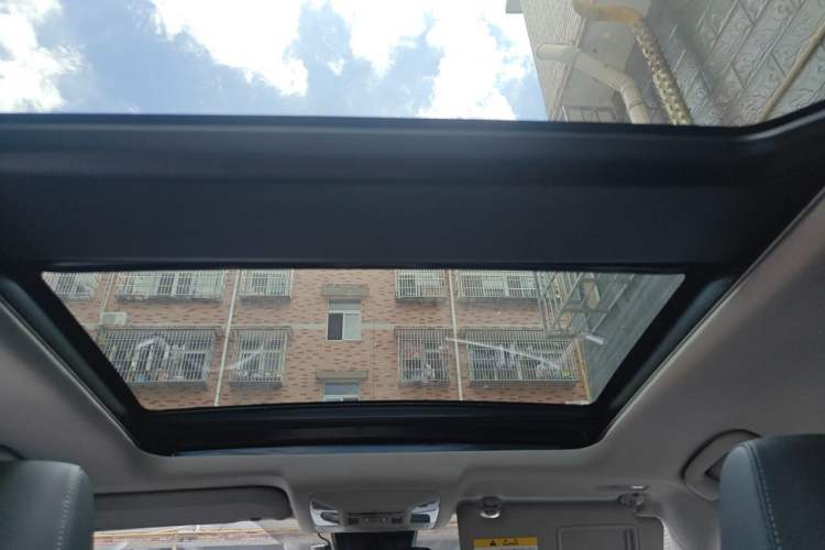 Used Toyota RAV4 2023 2.0L CVT Two-Wheel Drive Fashion Plus Edition Headliner