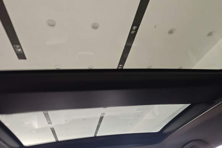 Used Toyota RAV4 2023 2.0L CVT Two-Wheel Drive Fashion Plus Edition Headliner