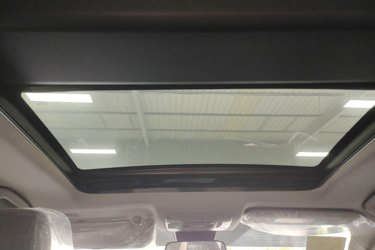 Used Toyota RAV4 2023 Dual-Engine 2.5L E-CVT Two-Wheel Drive Elite Plus Edition Headliner