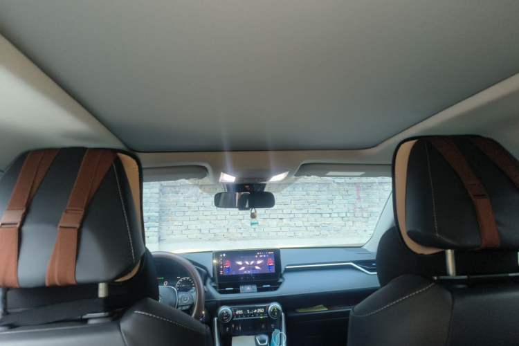 Used Toyota RAV4 2023 2.0L CVT Two-Wheel Drive Fashion Plus Edition Headliner