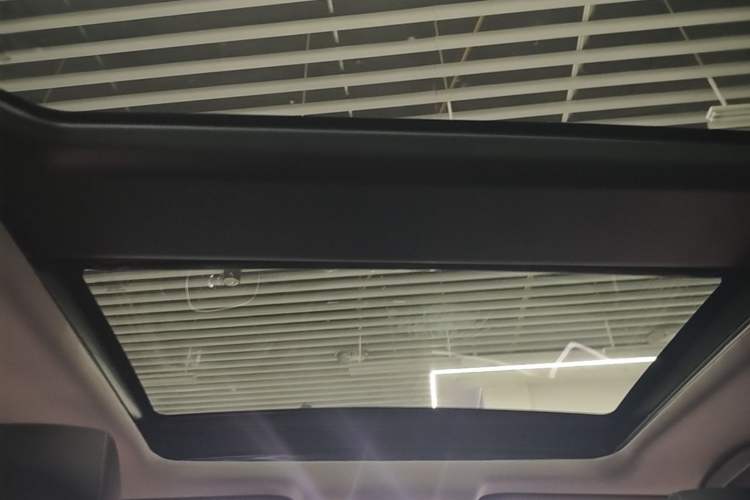 Used Toyota RAV4 2023 2.0L CVT Two-Wheel Drive Fashion Plus Edition Headliner