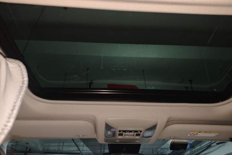 Used Toyota RAV4 2023 2.0L CVT Two-Wheel Drive Fashion Edition Headliner