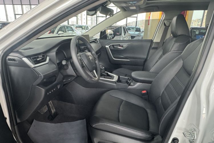Used Toyota RAV4 2023 2.0L CVT Two-Wheel Drive 20th Anniversary Platinum Edition Interior 1