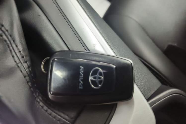 Used Toyota RAV4 2023 2.0L CVT Two-Wheel Drive Fashion Plus Edition Interior 1