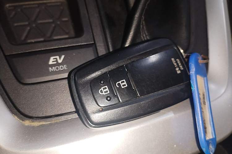Used Toyota RAV4 2023 Dual-Motor 2.5L E-CVT Two-Wheel Drive Elite Edition Interior 1