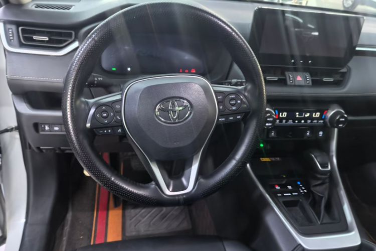 Used Toyota RAV4 2023 2.0L CVT Two-Wheel Drive Fashion Plus Edition Interior 1