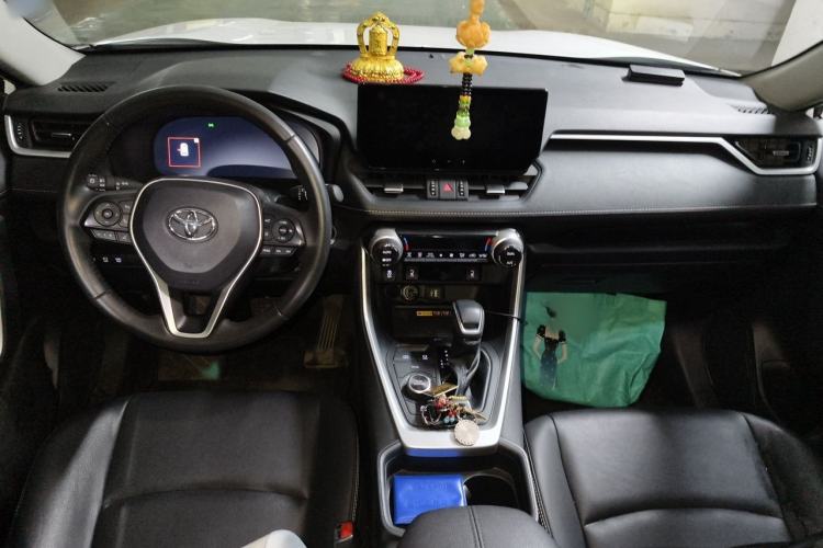 Used Toyota RAV4 2023 Dual-Engine 2.5L E-CVT Four-Wheel Drive Elite Plus Edition Interior 2