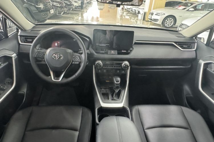 Used Toyota RAV4 2023 2.0L CVT Two-Wheel Drive 20th Anniversary Platinum Edition Interior 3